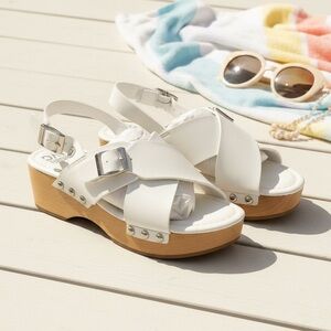 MADDEN NYC Girls Wooden Heel Sandals